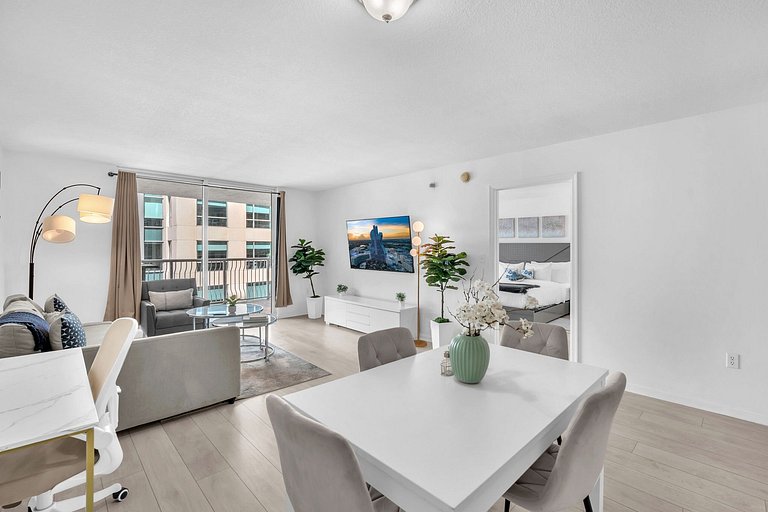 Stunning Bay & City Views •High-Floor Brickell 1BR