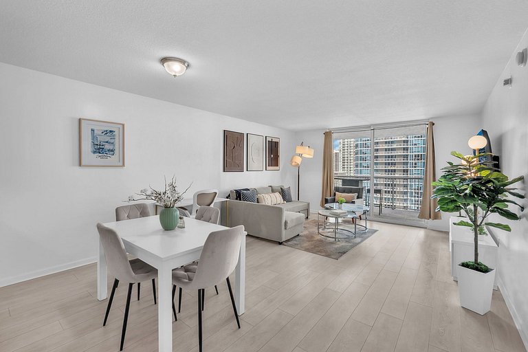 Stunning Bay & City Views •High-Floor Brickell 1BR