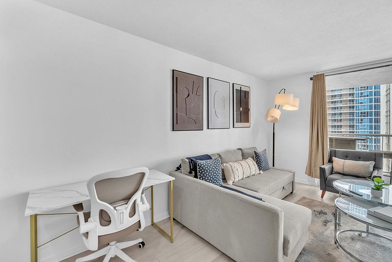 Stunning Bay & City Views •High-Floor Brickell 1BR