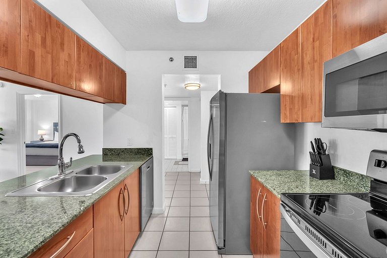 Stunning Bay & City Views •High-Floor Brickell 1BR