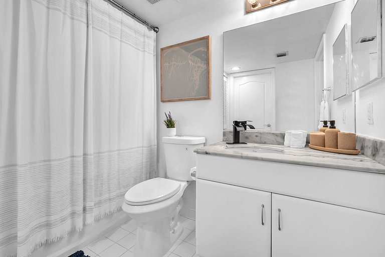 Stunning Bay & City Views •High-Floor Brickell 1BR