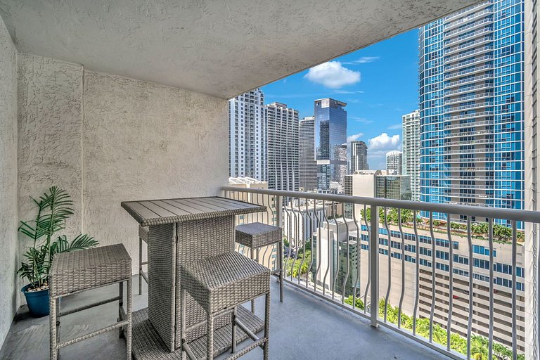Stunning Bay & City Views •High-Floor Brickell 1BR