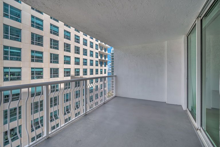 Stunning Bay & City Views •High-Floor Brickell 1BR