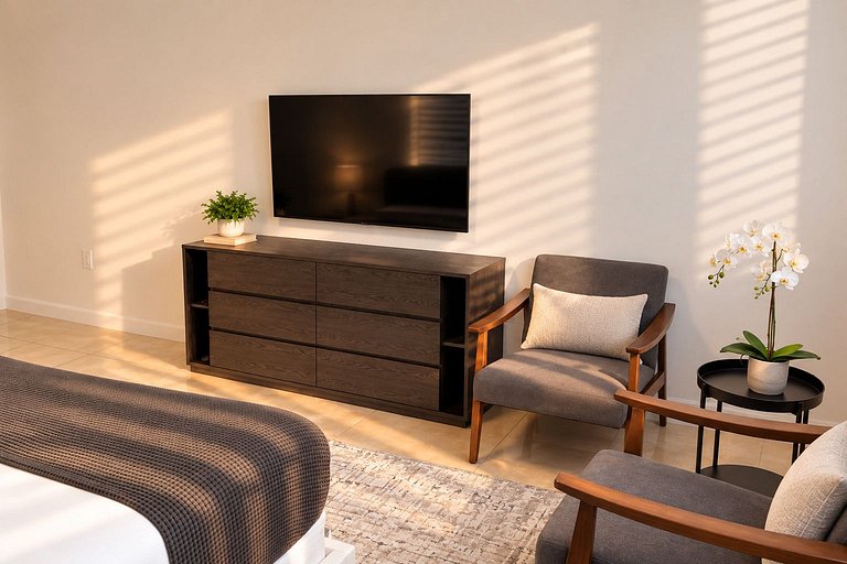 Huge 1,500sqft Lux 2BR • Walk to Design District